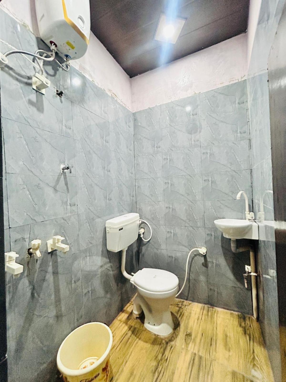 Agrawal Inn Guest House Mathura Esterno foto