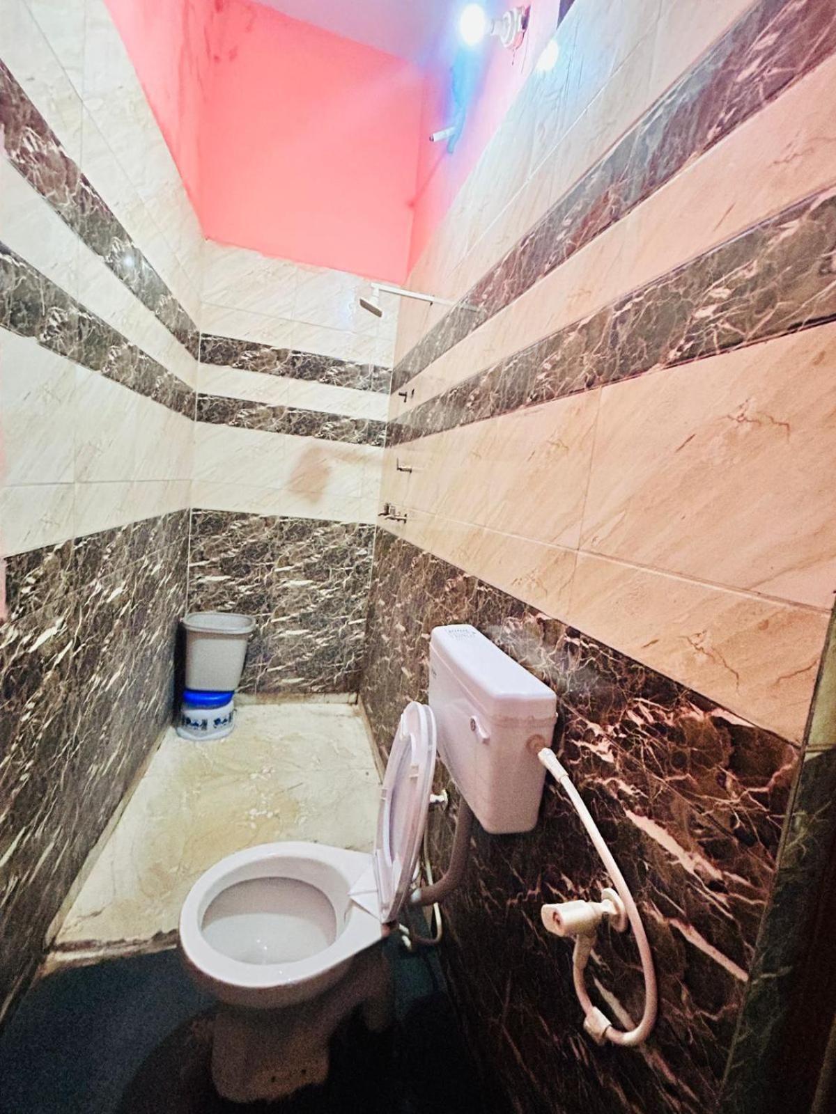 Agrawal Inn Guest House Mathura Esterno foto