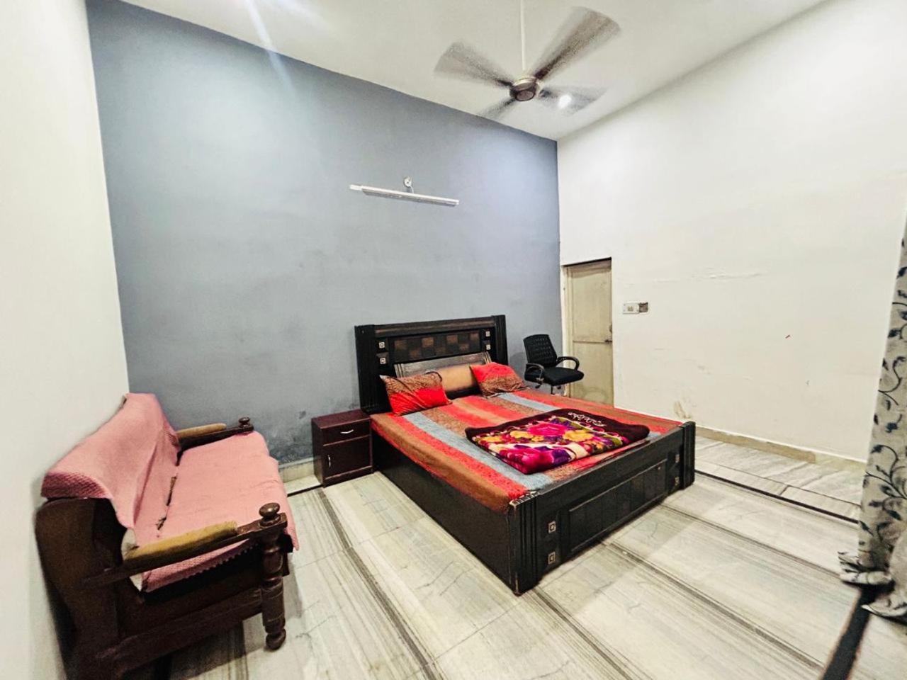 Agrawal Inn Guest House Mathura Esterno foto