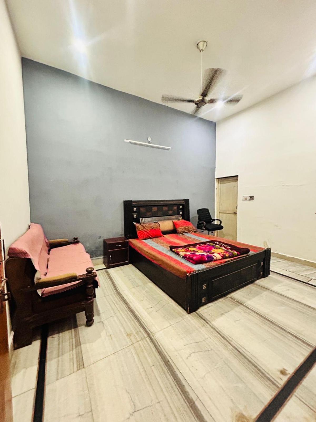 Agrawal Inn Guest House Mathura Esterno foto