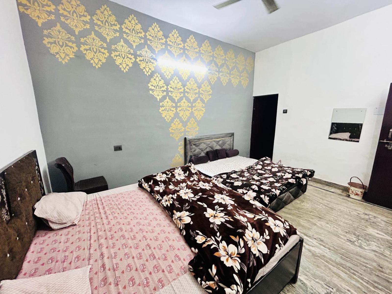 Agrawal Inn Guest House Mathura Esterno foto
