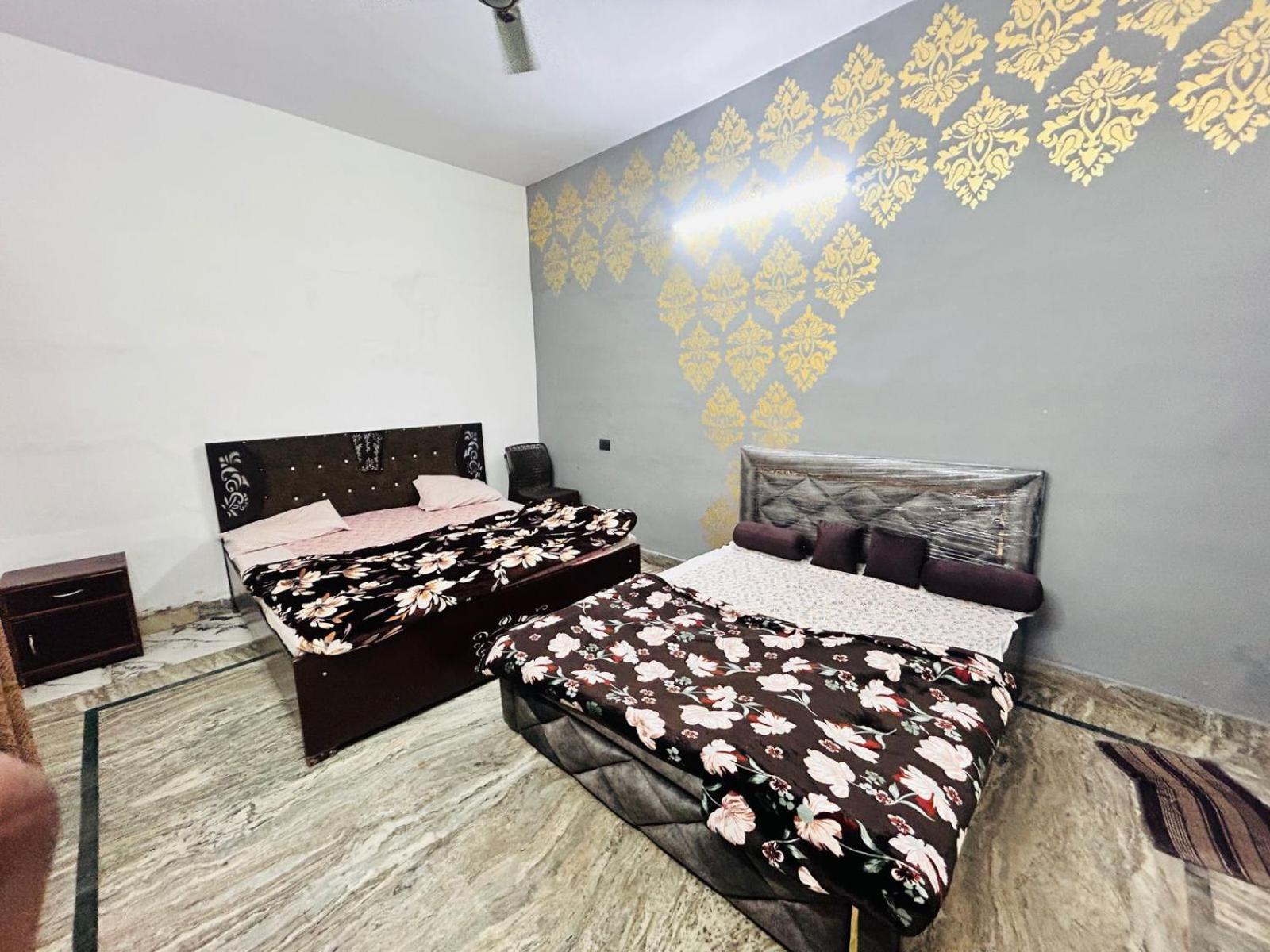 Agrawal Inn Guest House Mathura Esterno foto