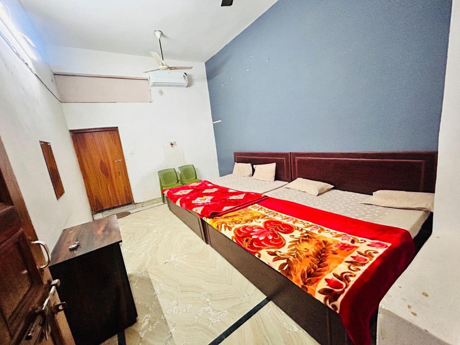 Agrawal Inn Guest House Mathura Esterno foto