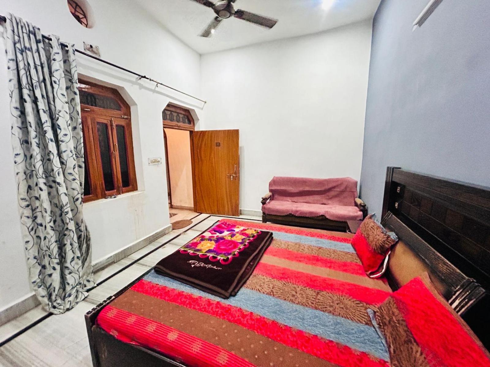 Agrawal Inn Guest House Mathura Esterno foto