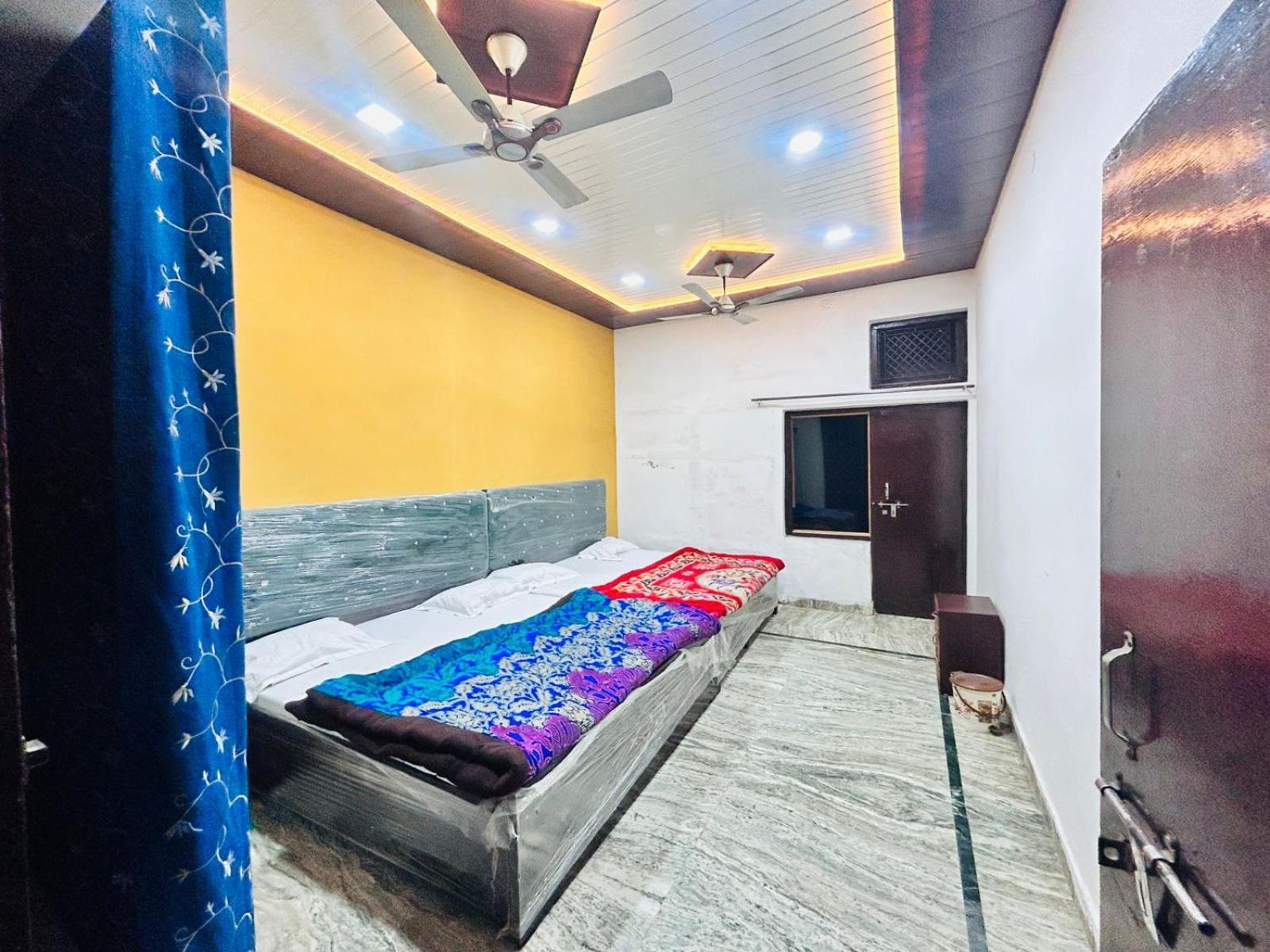 Agrawal Inn Guest House Mathura Esterno foto